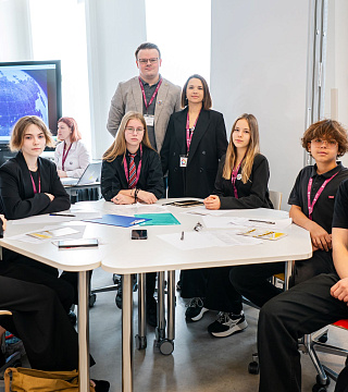 Команда Президентского Лицея «Сириус» завоевала серебро в Межрегиональном химическом турнире