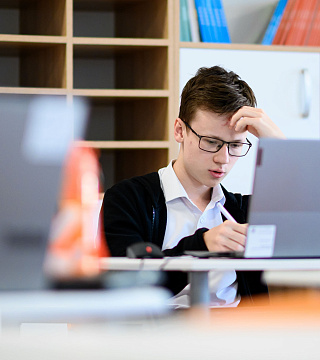 Шахматы, математические лайфхаки и «пшики»: истории участников школьного этапа ВсОШ